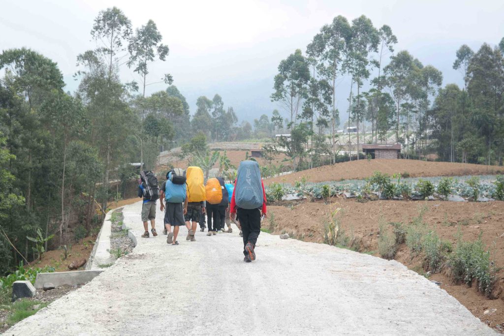 5 Hal Yang Harus Dilakukan: Persiapan Mendaki Gunung